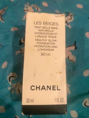 CHANEL Les Beiges Healthy Glow Foundation BD141 - Cream White Packaging